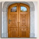 ročno rezbarjena vrata